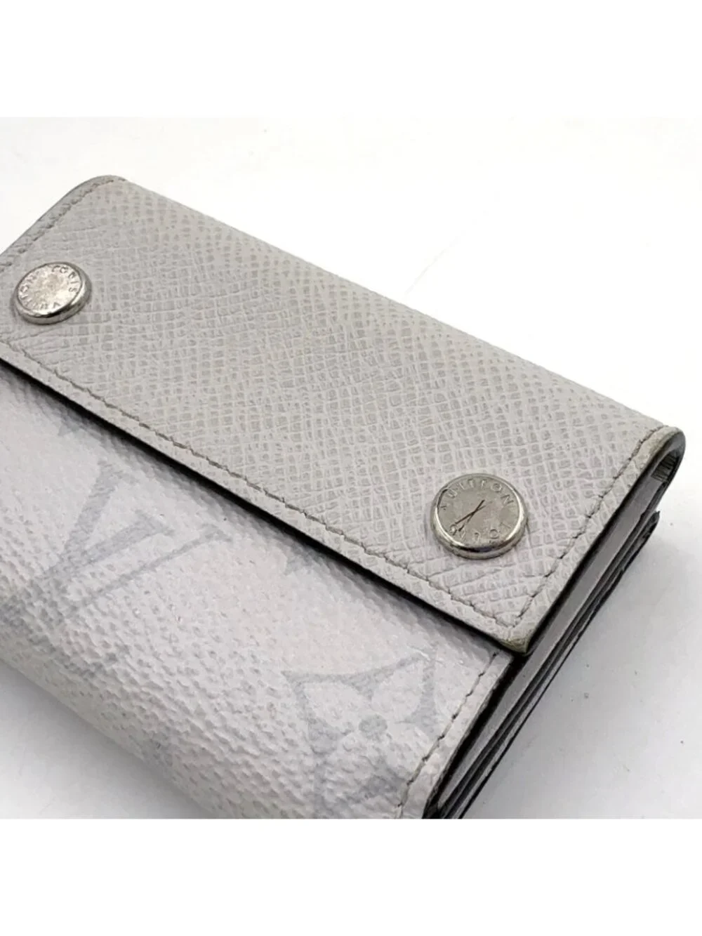 Louis Vuitton Discovery Compact Wallet Leather White Silver